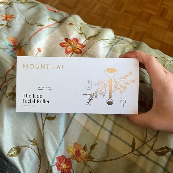 Jade Roller - Picture 3 of 4